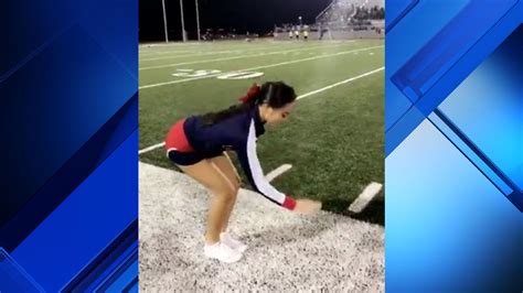 cheer leader oops|Cheerleader goes viral when she suffers HUGE wardrobe .